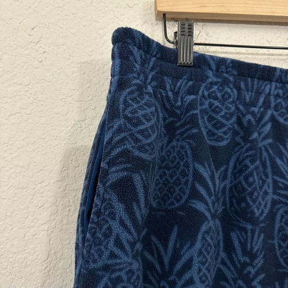 CHUBBIES The Island Hoppers Sherpa Lounger Shorts in Pineapple Navy - Picture 3 of 10